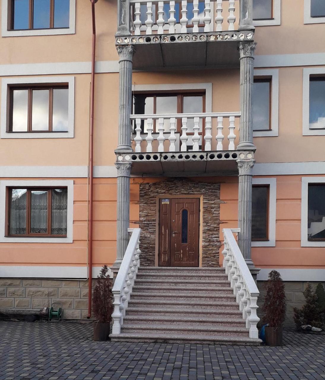Затишний Дім Iaremcea Exterior foto