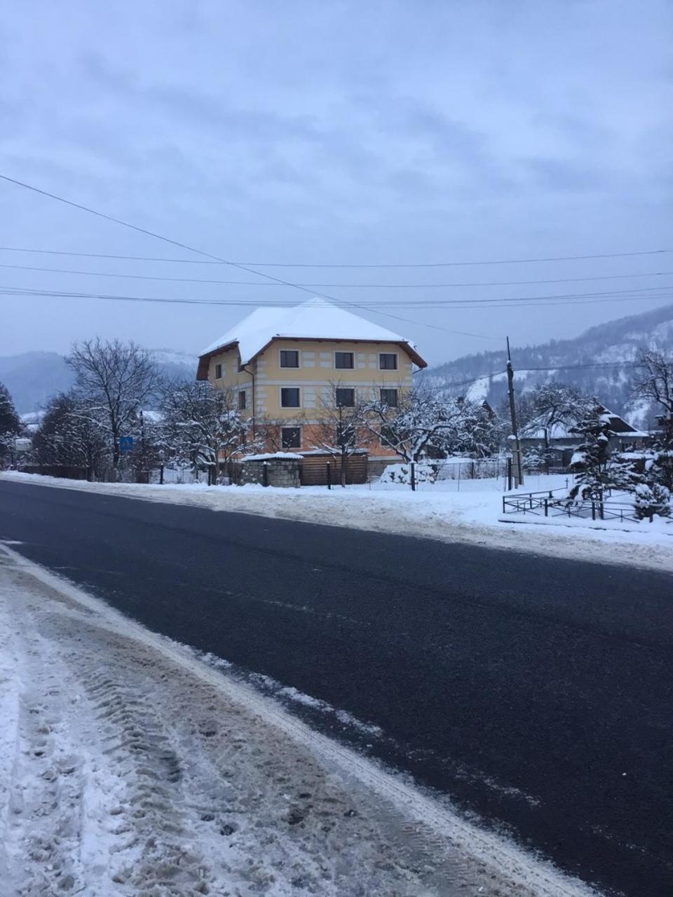 Затишний Дім Iaremcea Exterior foto