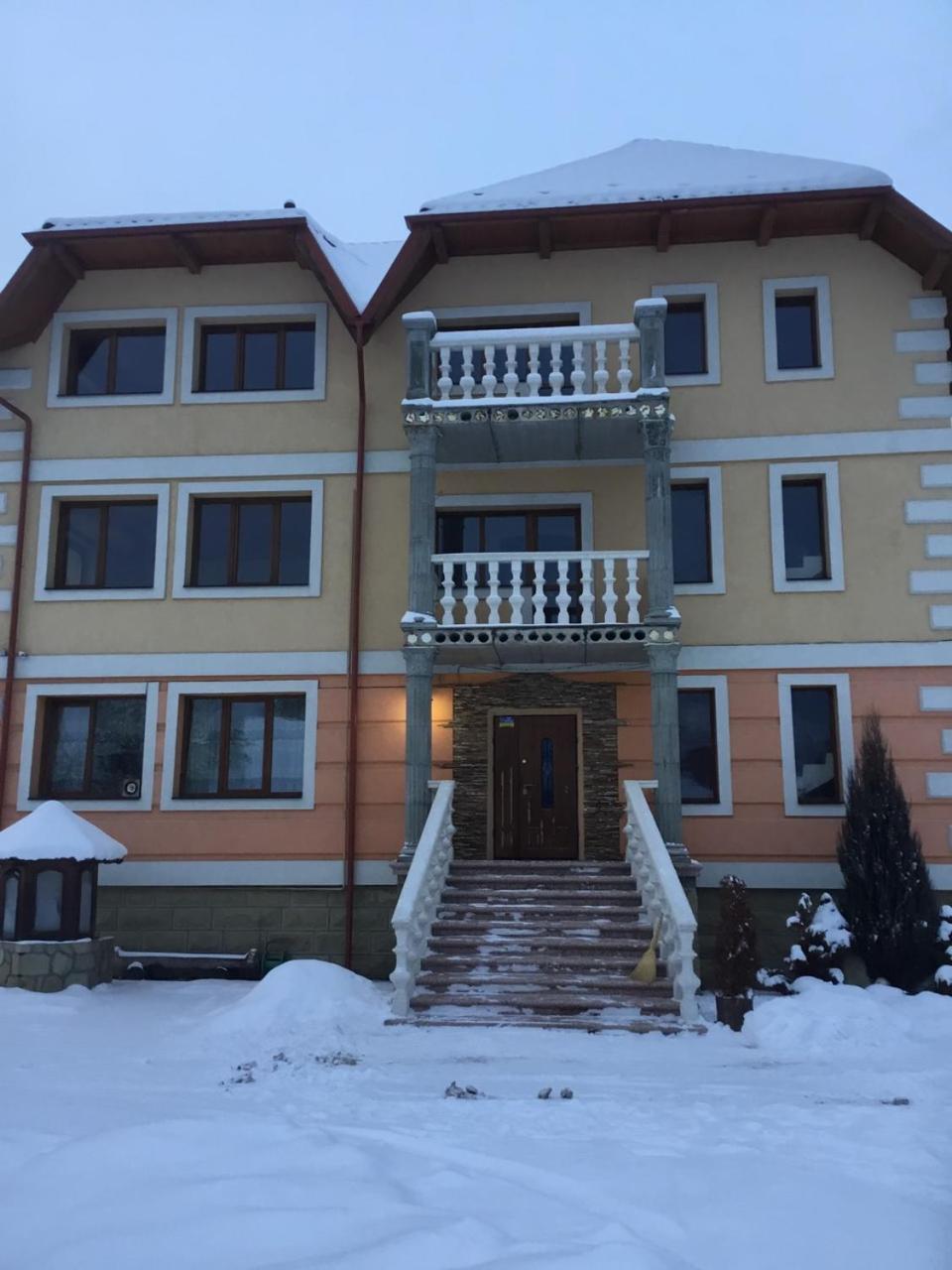 Затишний Дім Iaremcea Exterior foto
